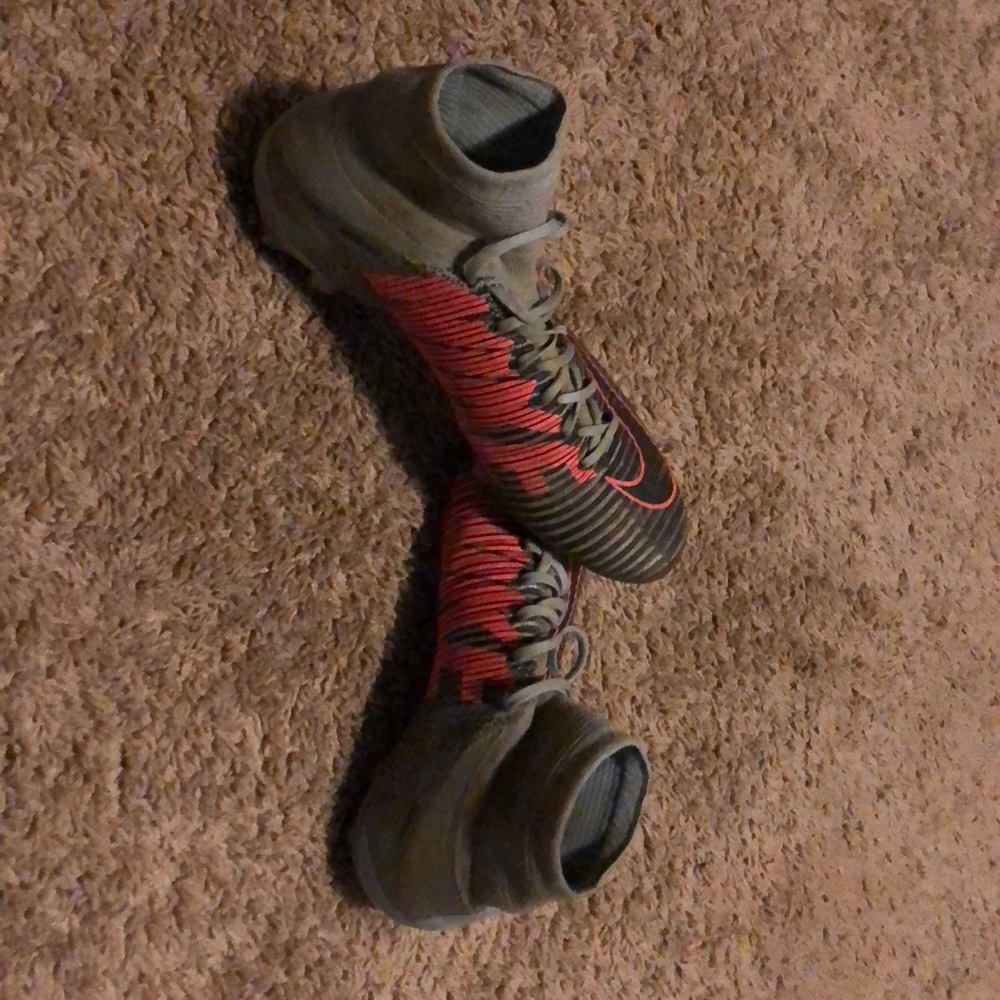 Nike super fly soccer cleats